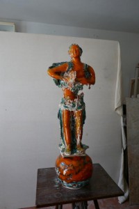 0049 Rosa Madonna - Giocoliera-scultura-Terracotta-smaltata-100x35x27        